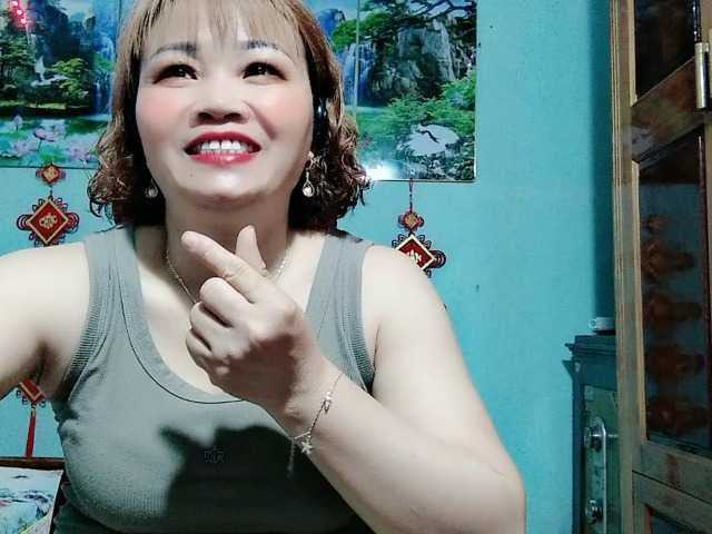 Linhanhsex2k's BongaCams show and profile