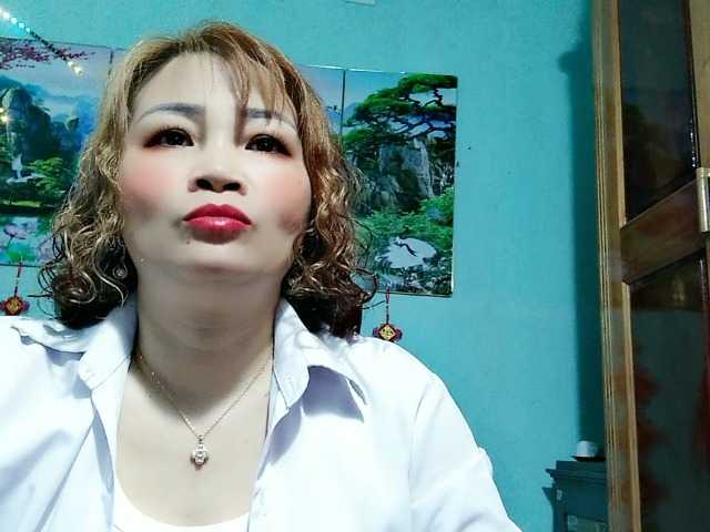 Linhanhsex2k's BongaCams show and profile