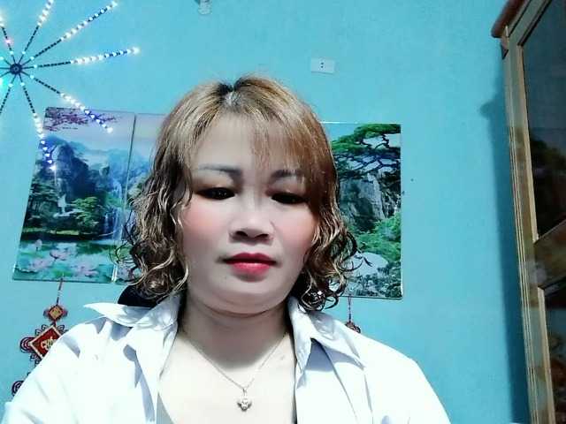 Linhanhsex2k's BongaCams show and profile