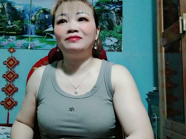 Linhanhsex2k's BongaCams show and profile