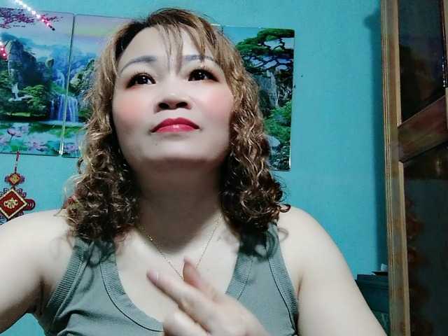 Linhanhsex2k's BongaCams show and profile