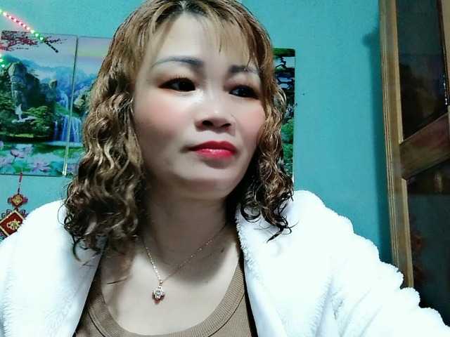 Linhanhsex2k's BongaCams show and profile