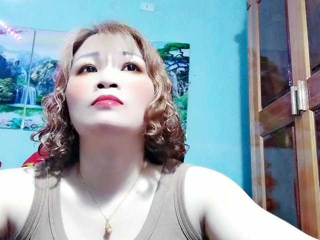 Linhanhsex2k's BongaCams show and profile