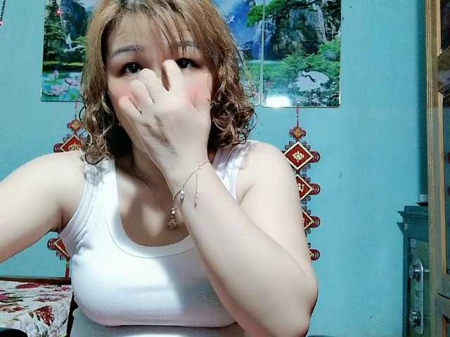 Linhanhsex2k live cam profile