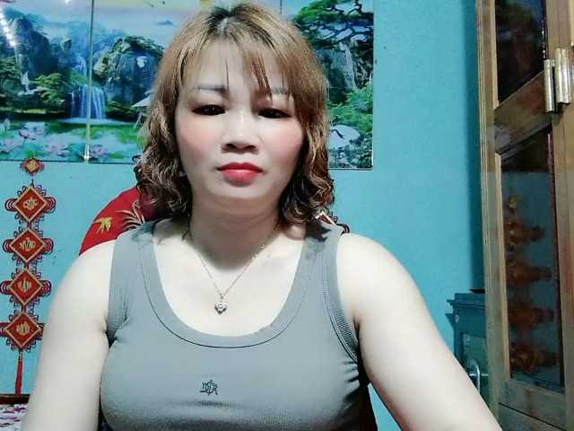 Linhanhsex2k's BongaCams show and profile