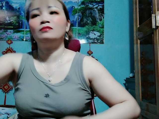 Linhanhsex2k's BongaCams show and profile