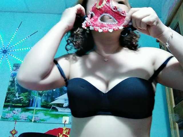 Linhanhsex2k's BongaCams show and profile