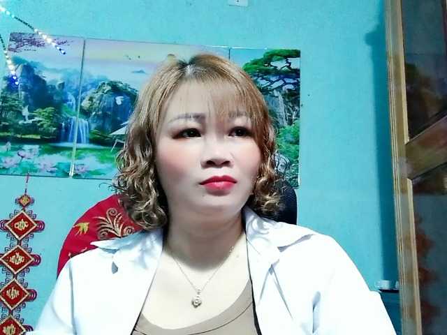 Linhanhsex2k's BongaCams show and profile