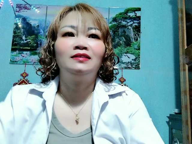 Linhanhsex2k's BongaCams show and profile