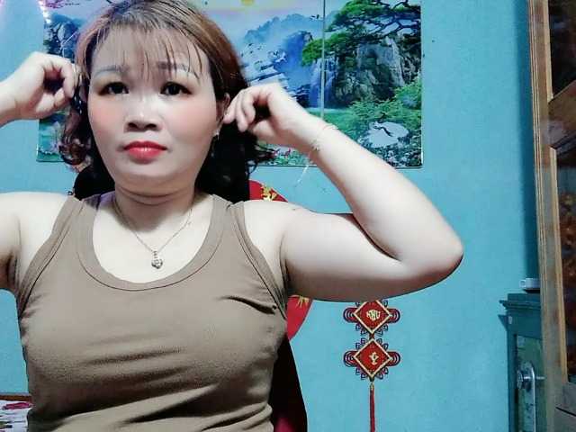 Linhanhsex2k's BongaCams show and profile