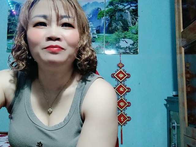 Linhanhsex2k live cam profile