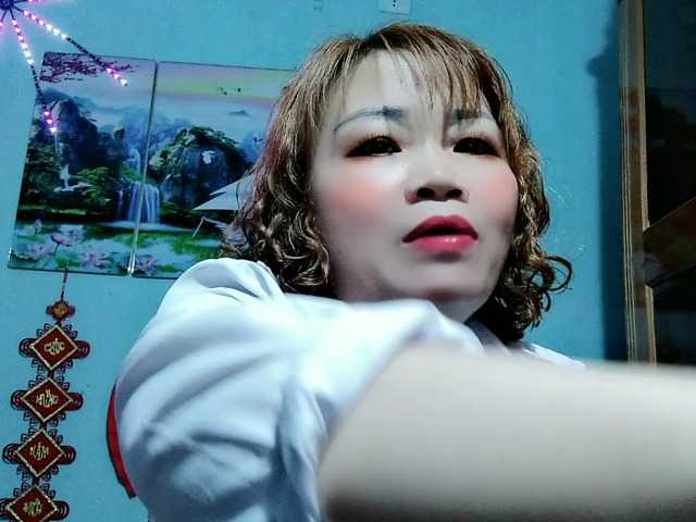 Linhanhsex2k's BongaCams show and profile