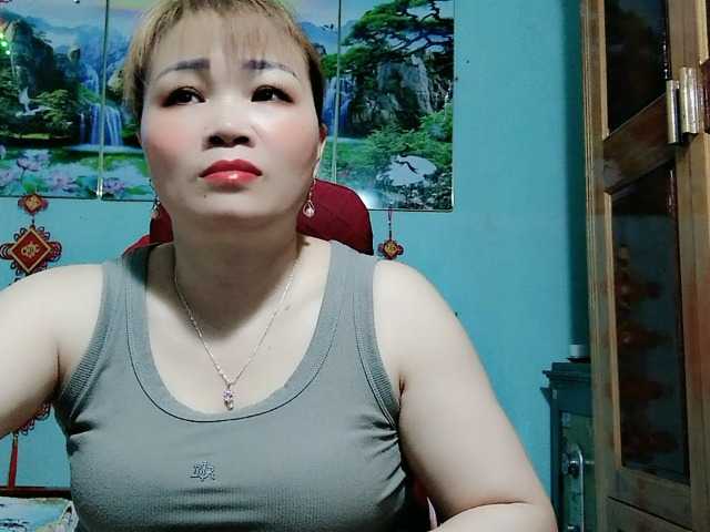 Linhanhsex2k's BongaCams show and profile