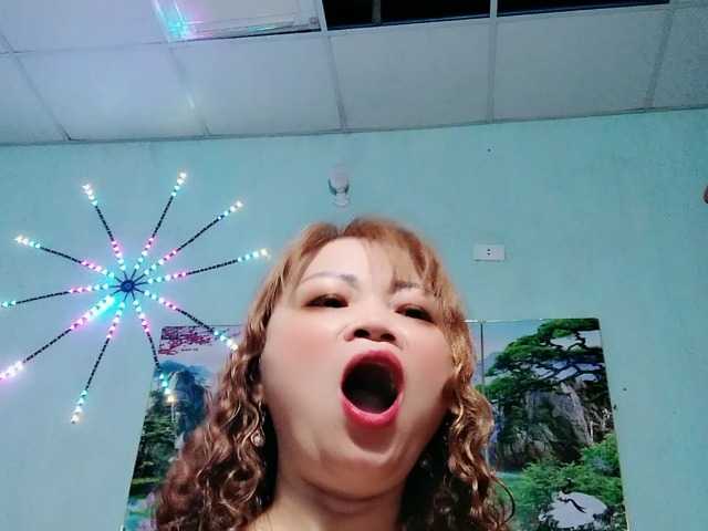 Linhanhsex2k's BongaCams show and profile