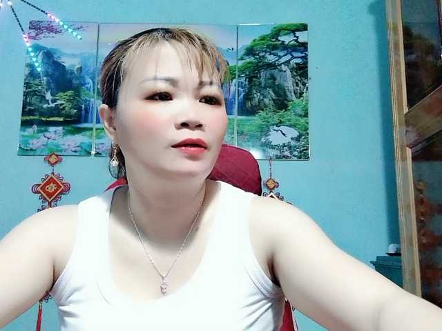 Linhanhsex2k's BongaCams show and profile