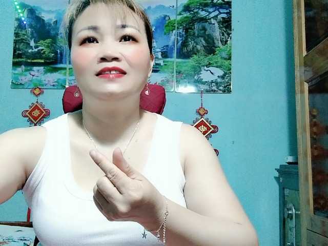 Linhanhsex2k's BongaCams show and profile