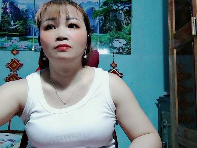 Linhanhsex2k's BongaCams show and profile