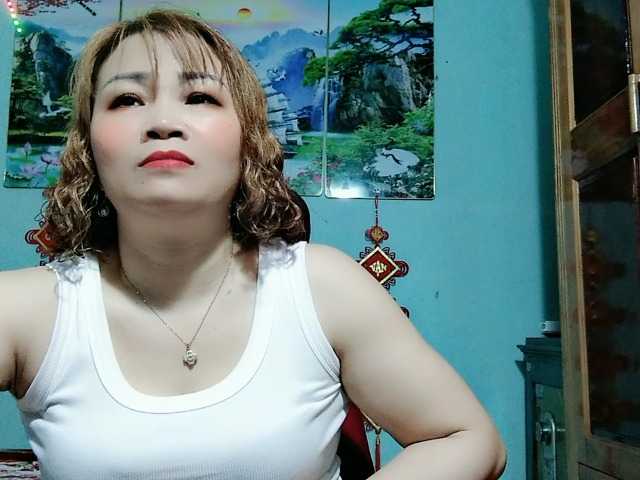 Linhanhsex2k's BongaCams show and profile