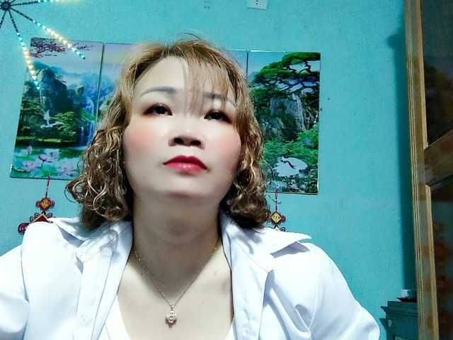 Linhanhsex2k's BongaCams show and profile