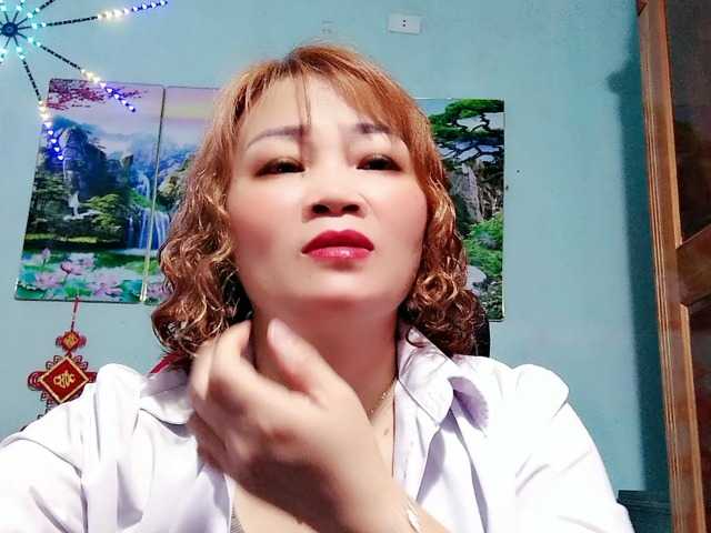 Linhanhsex2k's BongaCams show and profile