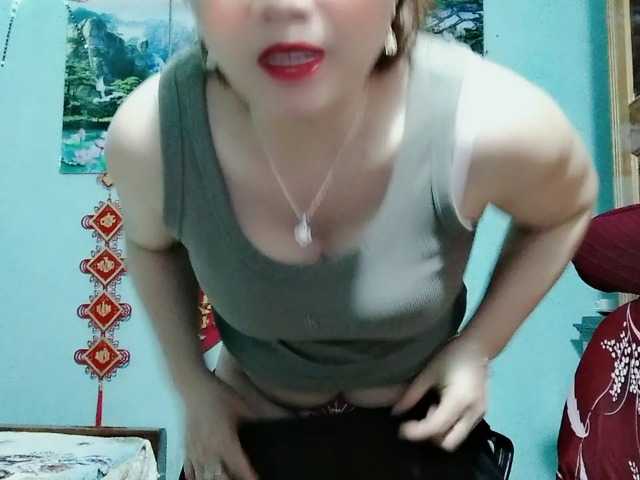 Linhanhsex2k's BongaCams show and profile