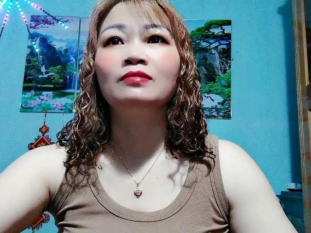 Linhanhsex2k's BongaCams show and profile