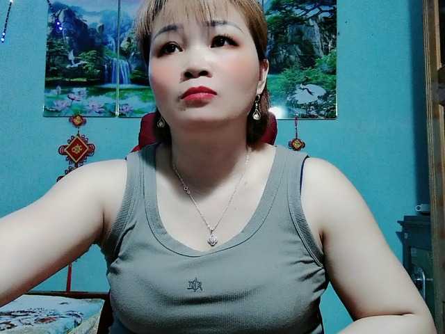 Linhanhsex2k's BongaCams show and profile