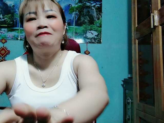 Linhanhsex2k's BongaCams show and profile