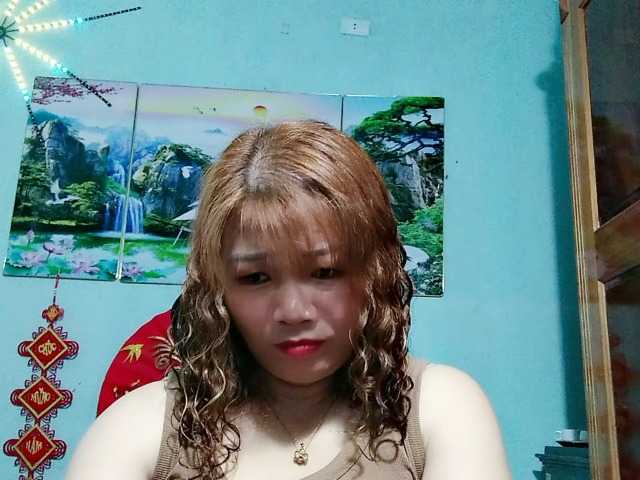 Linhanhsex2k's BongaCams show and profile