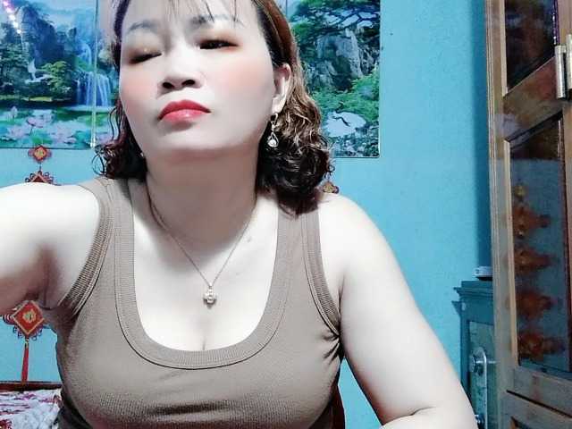 Linhanhsex2k's BongaCams show and profile