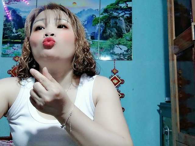 Linhanhsex2k's BongaCams show and profile