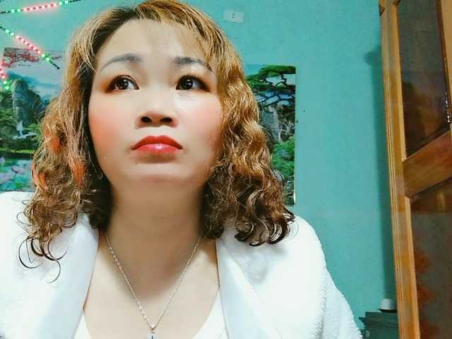 Linhanhsex2k's BongaCams show and profile