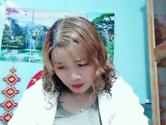 Linhanhsex2k's BongaCams show and profile