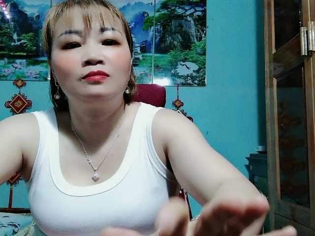 Linhanhsex2k's BongaCams show and profile