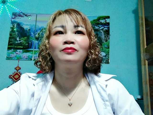 Linhanhsex2k's BongaCams show and profile