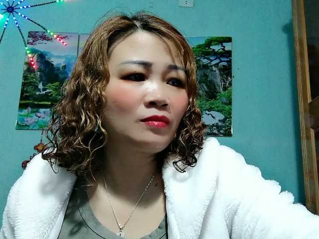 Linhanhsex2k's BongaCams show and profile