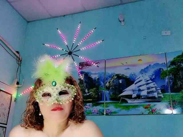 Linhanhsex2k webcam