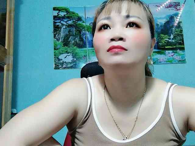 Linhanhsex2k Live Webcam on BongaCams