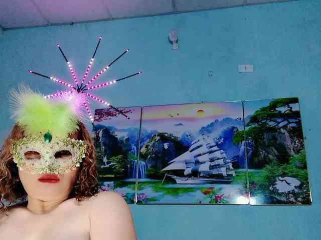 Linhanhsex2k webcam