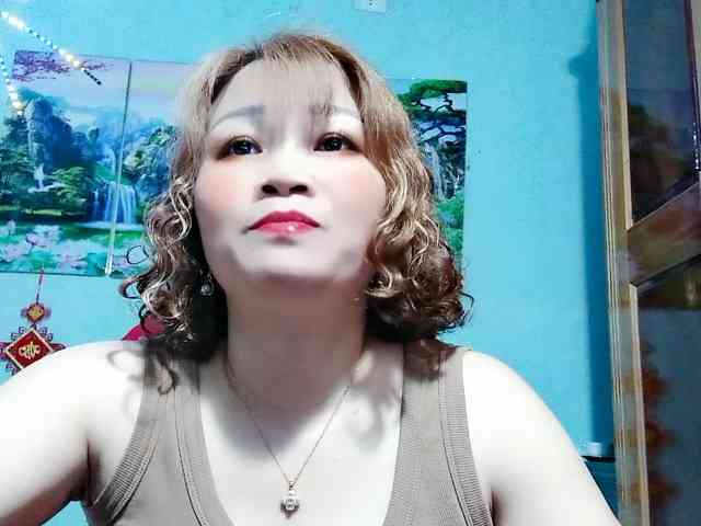 Linhanhsex2k Live Webcam on BongaCams