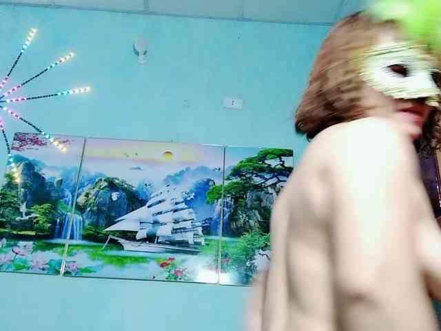 Linhanhsex2k webcam