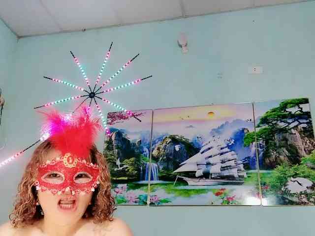 Linhanhsex2k webcam