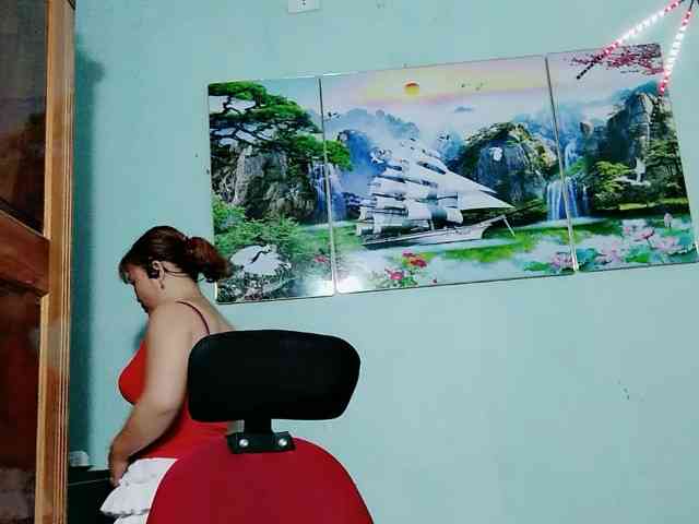 Linhanhsex2k webcam