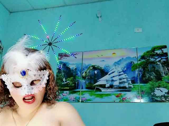 Linhanhsex2k webcam