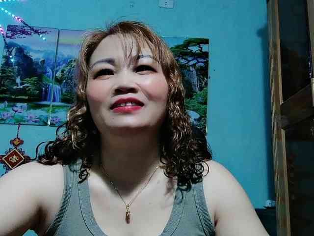 Linhanhsex2k Live Webcam on BongaCams