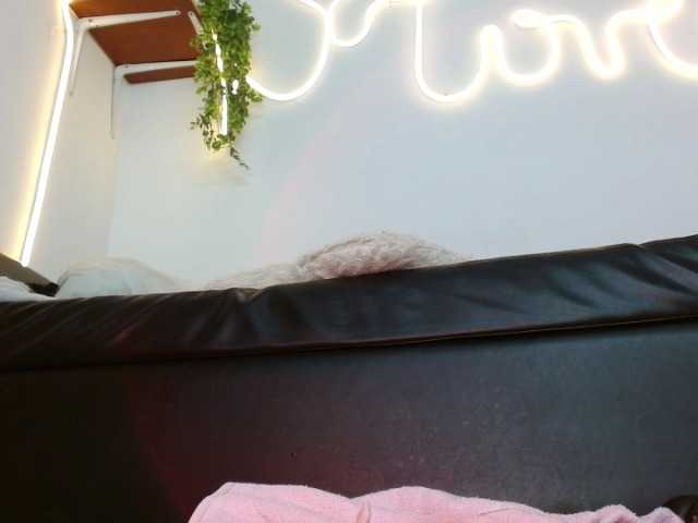 saramorales1's BongaCams show and profile