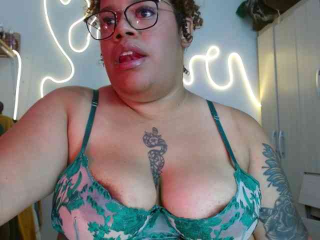 saramorales1 webcam