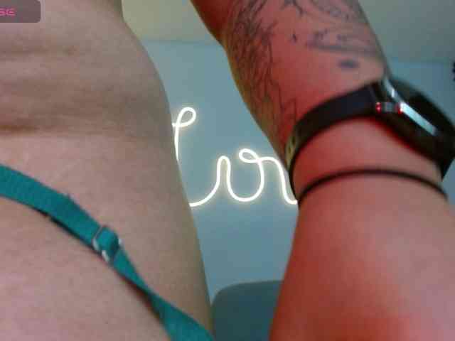saramorales1 webcam