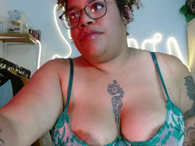 saramorales1 webcam