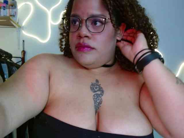 saramorales1 webcam